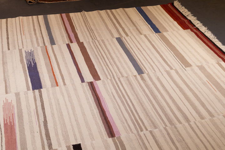 Fine Vintage Scandinavian Kilim Rug 8'4'' x 12'2''