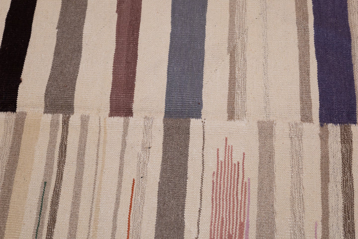 Fine Vintage Scandinavian Kilim Rug 8'4'' x 12'2''