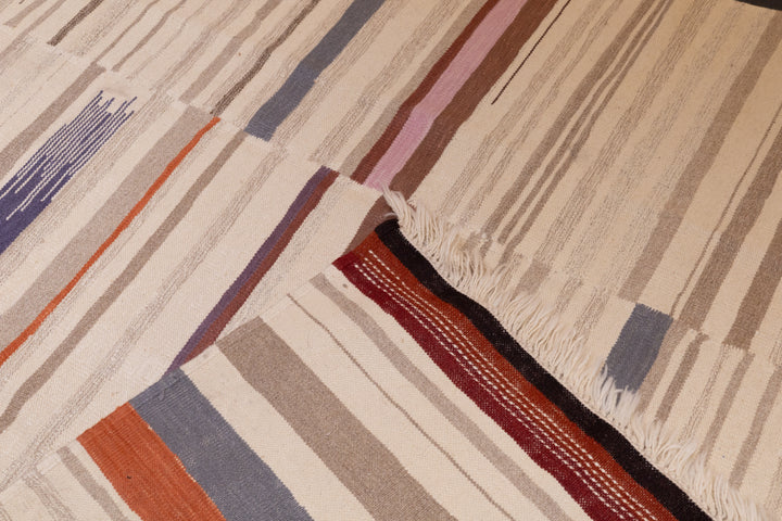 Fine Vintage Scandinavian Kilim Rug 8'4'' x 12'2''
