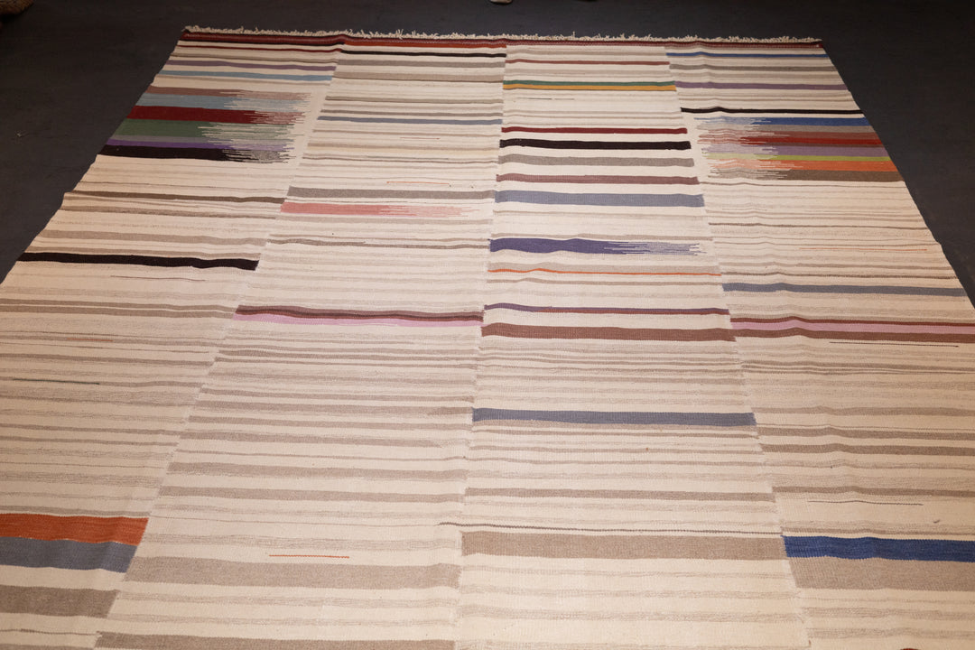 Fine Vintage Scandinavian Kilim Rug 8'4'' x 12'2''