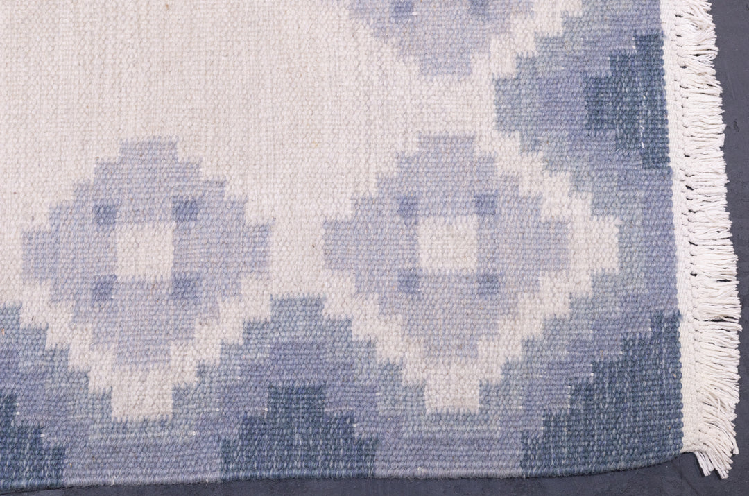 Fine Vintage Swedish Kilim Rug 4'1'' x 5'8''