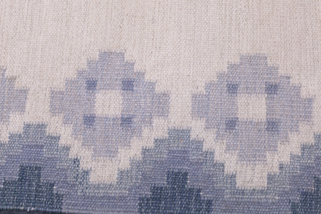 Fine Vintage Swedish Kilim Rug 4'1'' x 5'8''