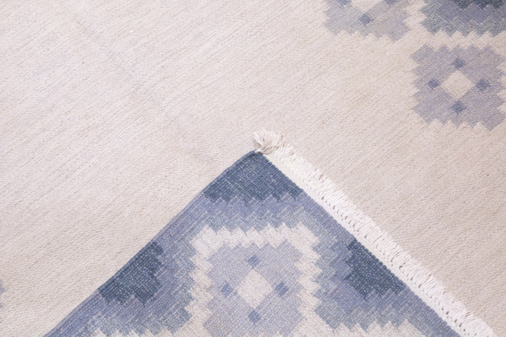 Fine Vintage Swedish Kilim Rug 4'1'' x 5'8''