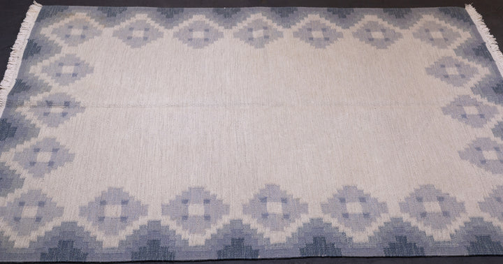 Fine Vintage Swedish Kilim Rug 4'1'' x 5'8''