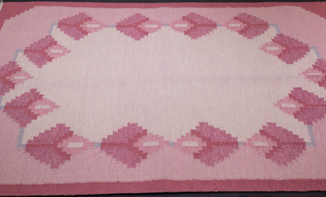 Fine Vintage Swedish Kilim Rug 4'6'' x 6'6''