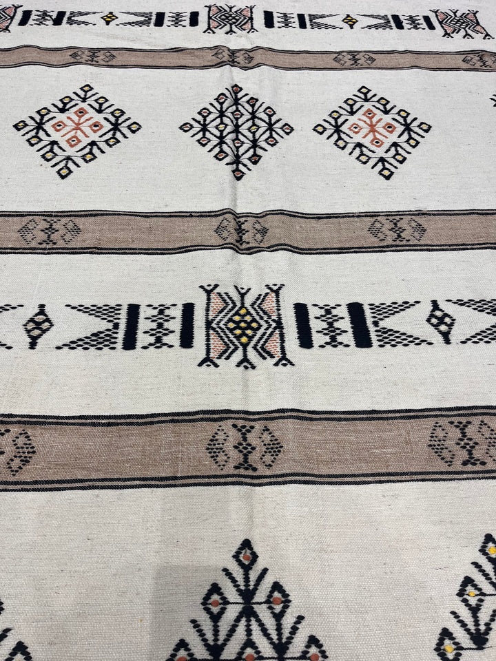 Fine Vintage Moroccan Rug 5'10" x 8’5"