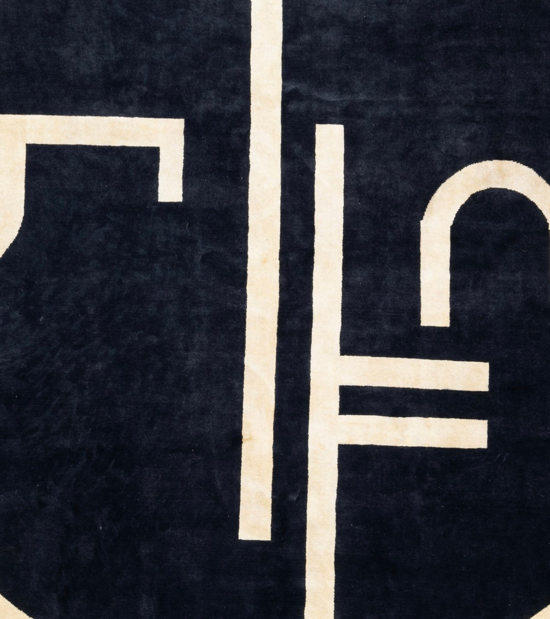 Fine Decorative Artistic Design Rug 6'7" x 8’1"