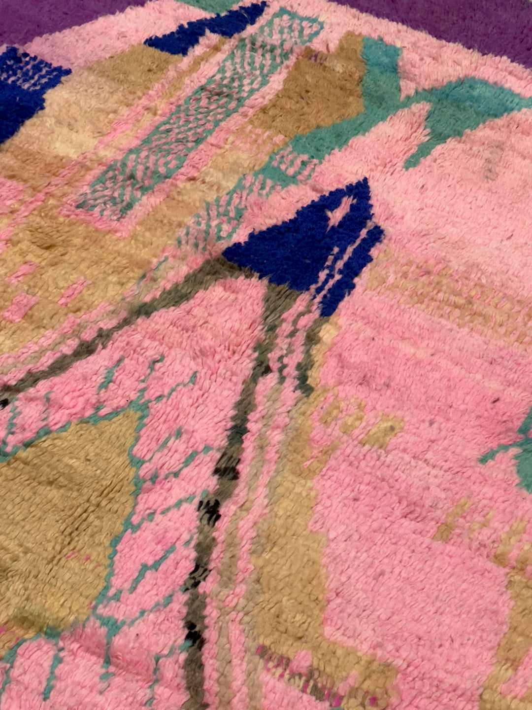 Vintage Moroccan Rug 5'8" x 9’7”