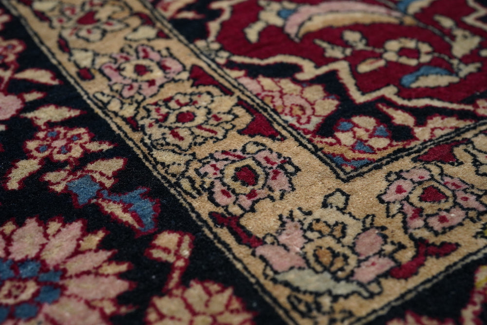 Antique Isfahan Rug 4'7'' x 7'10''
