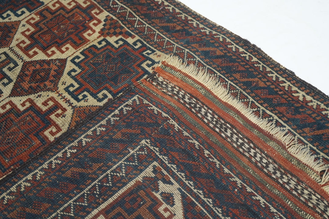 Antique Persian Rug 2'9'' x 5'2''